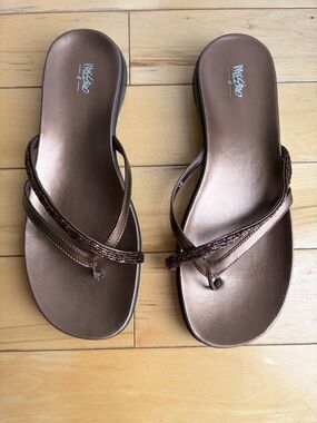 Mossimo Bronze Metallic Flip Flop Sandals